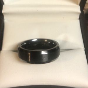 Men’s Black Titanium Wedding Band Size 9.5